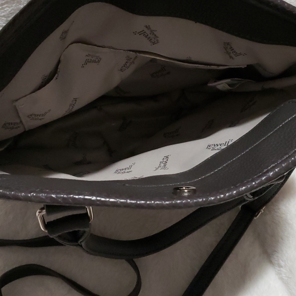 Jewell snake pattern purse. - Picture 6 of 7